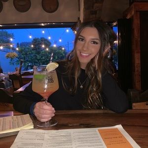Meet your Posher, Natasha